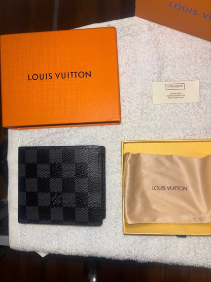 Louis Vuitton Brown Monogram Bifold Wallet for Men – Classic Designer Luxury | Free 3–5 Day USA Shipping image 3